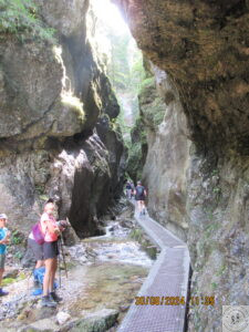 Janosikove Diery, kładki i wąwozy